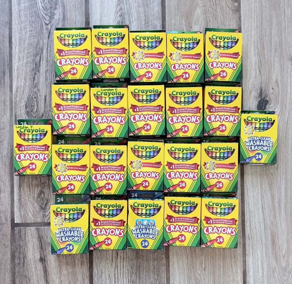 Lot of 21 Boxes Crayola 24 Count Crayons Bulk Assorted School Supplies